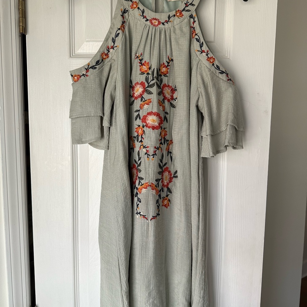 NWOT Floral Embroidered Open Shoulder Dress - Gray